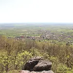 Kemences Vendeghaz * Kovagoszolos