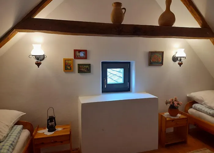 Kemences Vendeghaz * Kovagoszolos